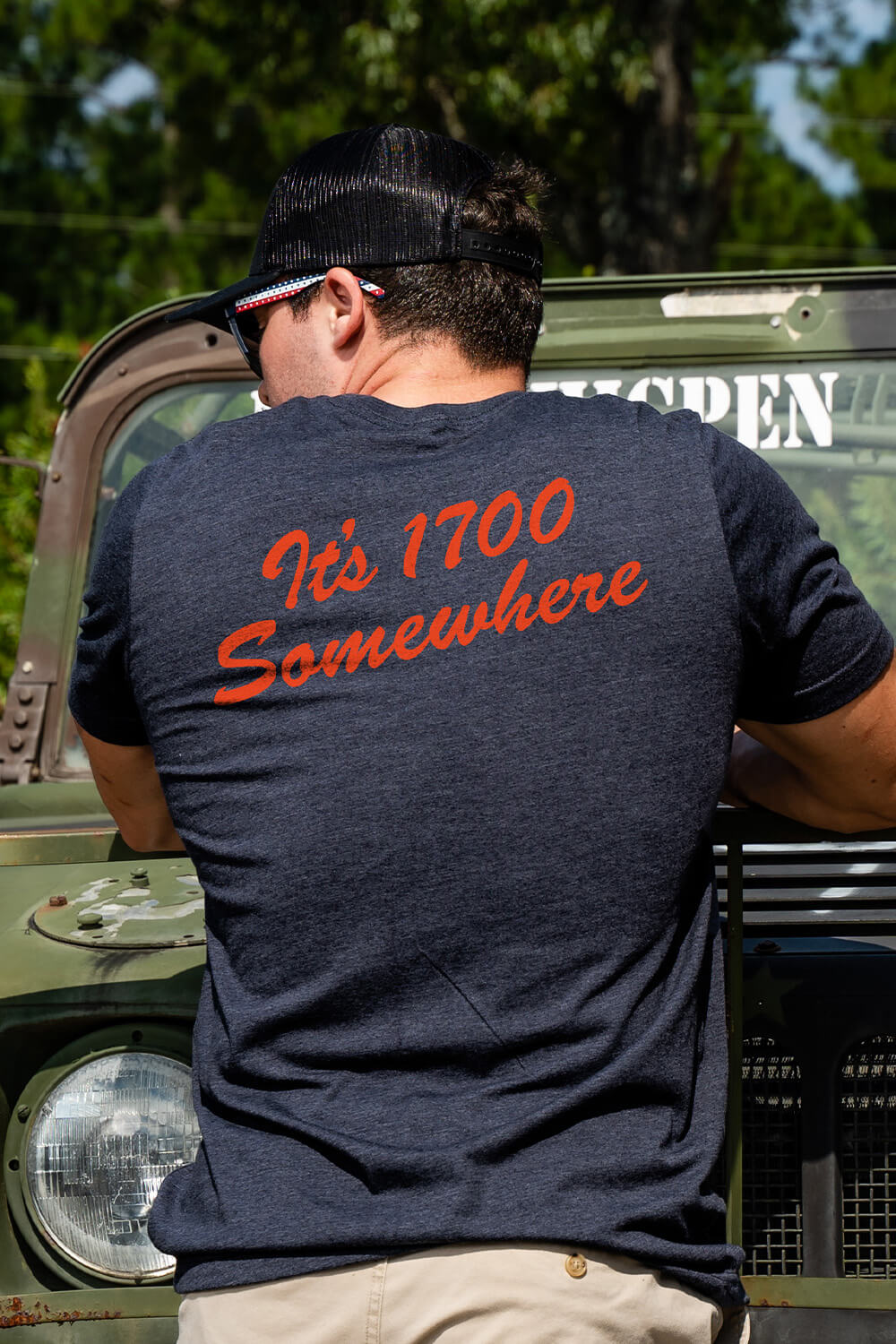 T-Shirt - It's 1700 Somewhere